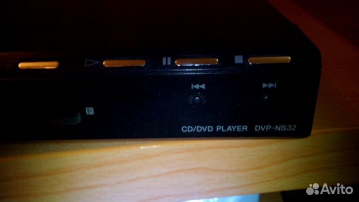 Проигрыватель CD/DVD Sony NS32