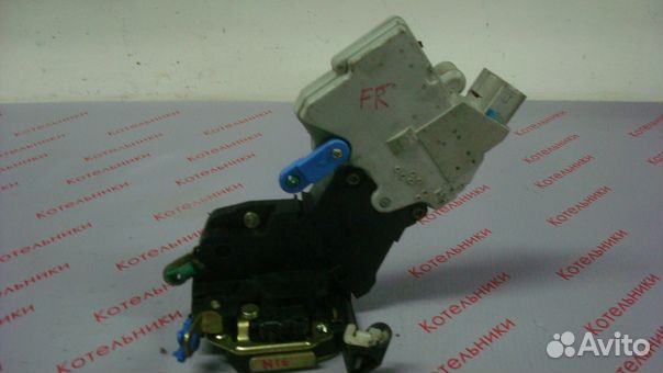 Nissan 80502-BM660 Замок передней правой двери