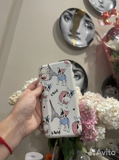 Чехлы на iPhone 11