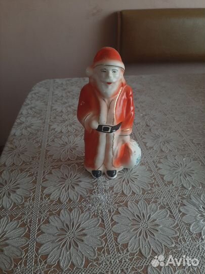 Статуэтка фарфор