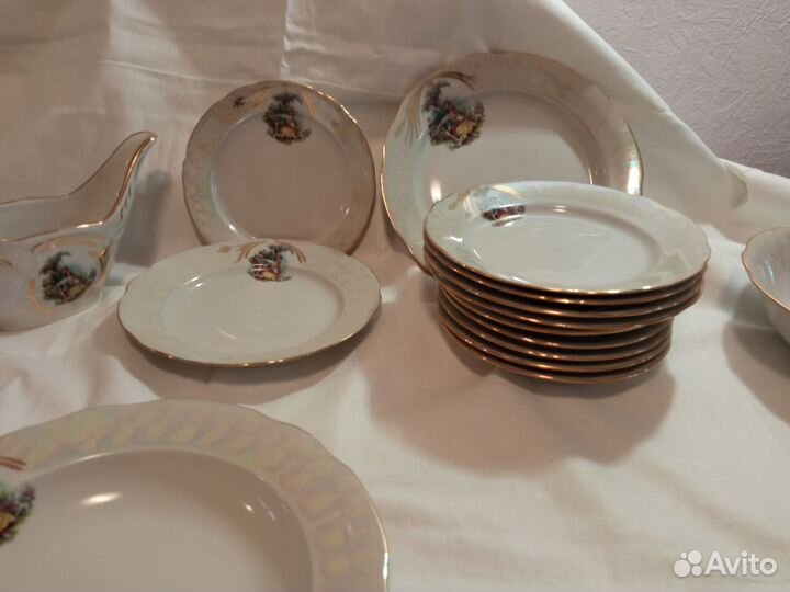 Столовый перламутровый сервиз 