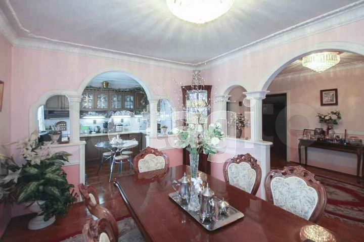 4-к. квартира, 149,5 м², 2/5 эт.