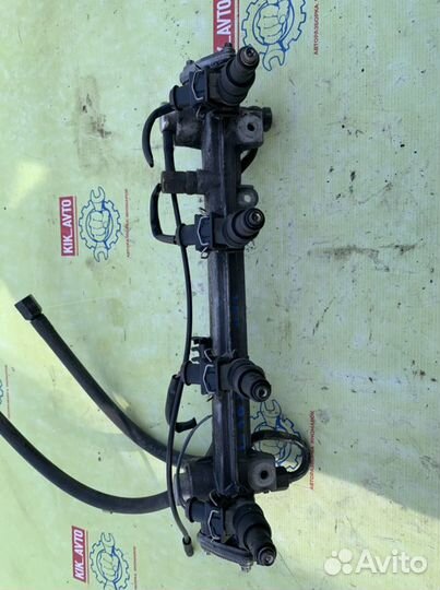 Топливная рампа с форсунками Mercedes w202