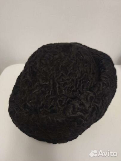 Шапка каракулевая женская