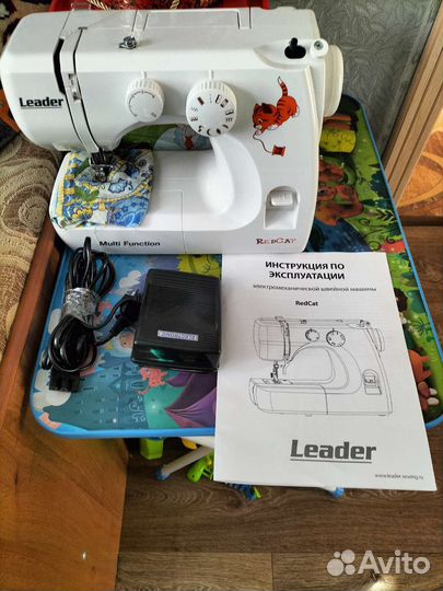 Швейная машина leader