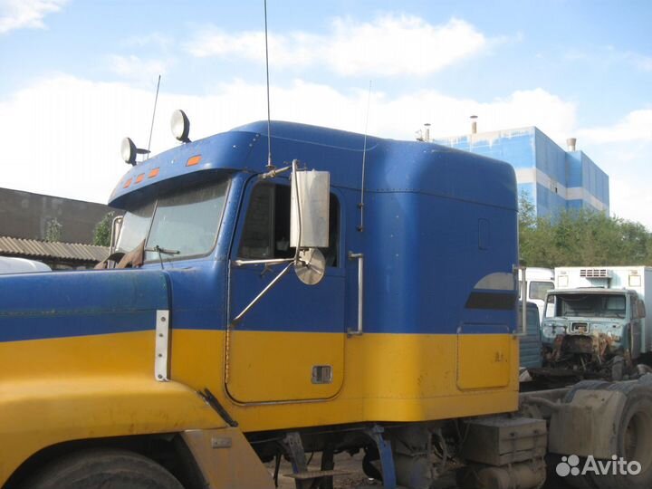 Капот Фредлайнер FLD 120