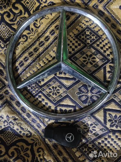 Эмблема mercedes