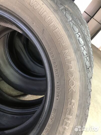 Dunlop Winter Maxx SJ8 225/65 R17