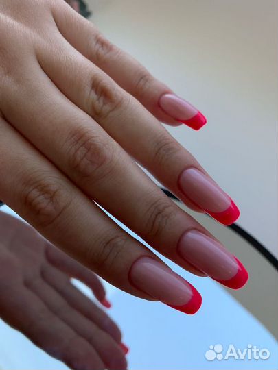 Маникюр, педикюр, наращивание ногтей