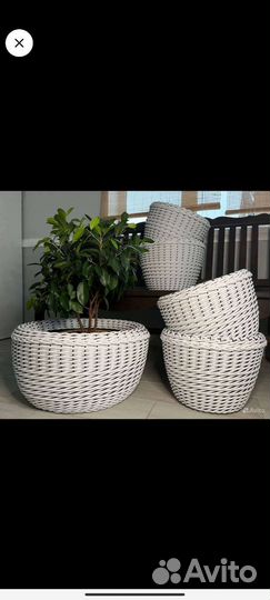 Кашпо из искусственного ротанга