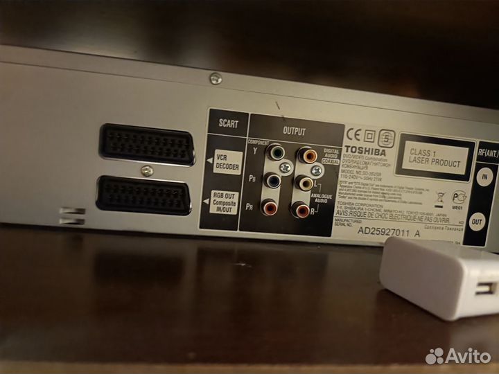 Видеомагнитофон +Dvd плеер toshiba