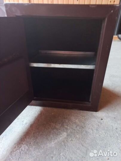 Сейф металлический