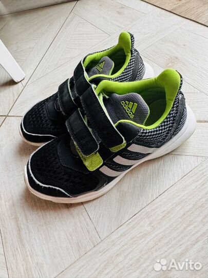 Кроссовки adidas