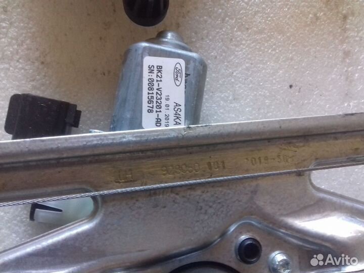 Стеклоподъемник Ford Tourneo Custom