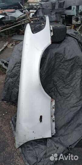 Крыло переднее правое mercedes w140