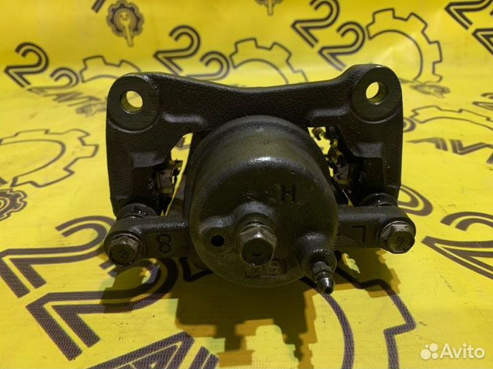 Суппорт передний левый Toyota Vista ZZV50 1ZZ-FE