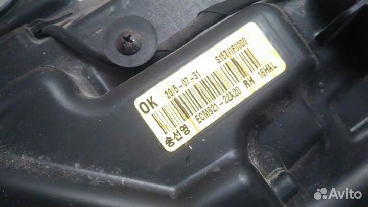 Фара на Mitsubishi Outlander 2015