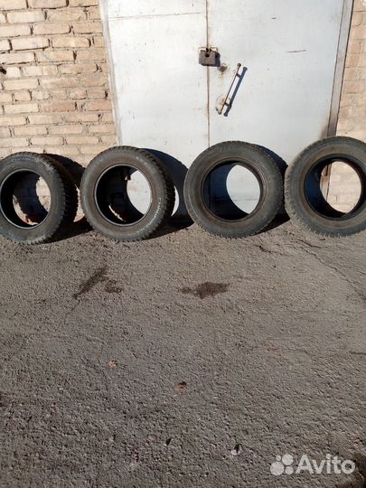 GT Radial Champiro IcePro 215/65 R16