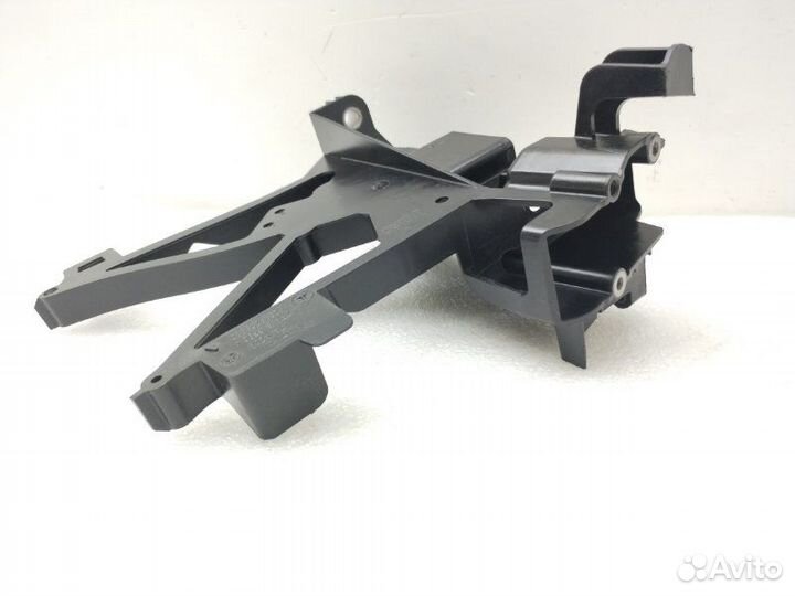 Кронштейн передней панели левый Mercedes-Benz