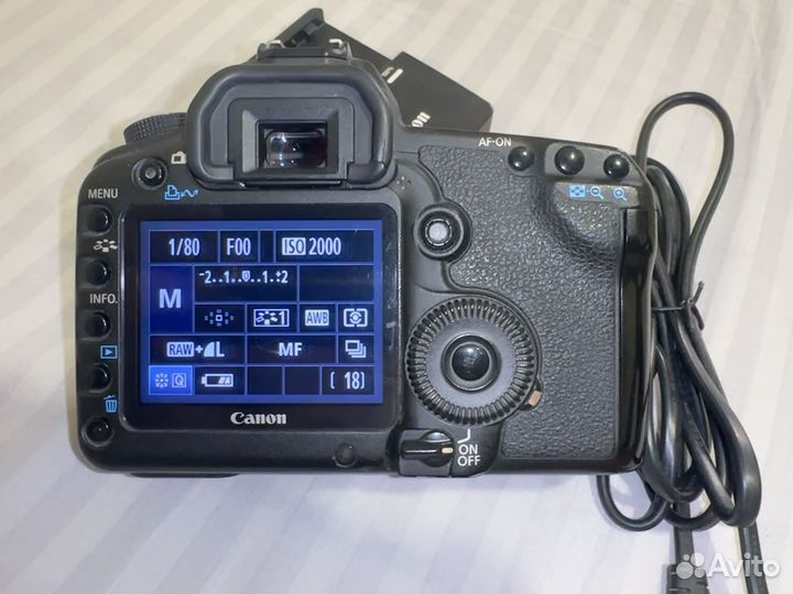 Зеркальный фотоаппарат Canon 5D mark ii body