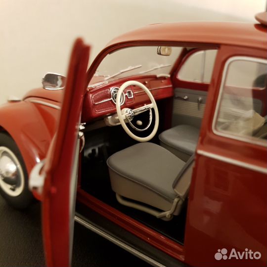 Модель авто Volkswagen Beetle 1/18