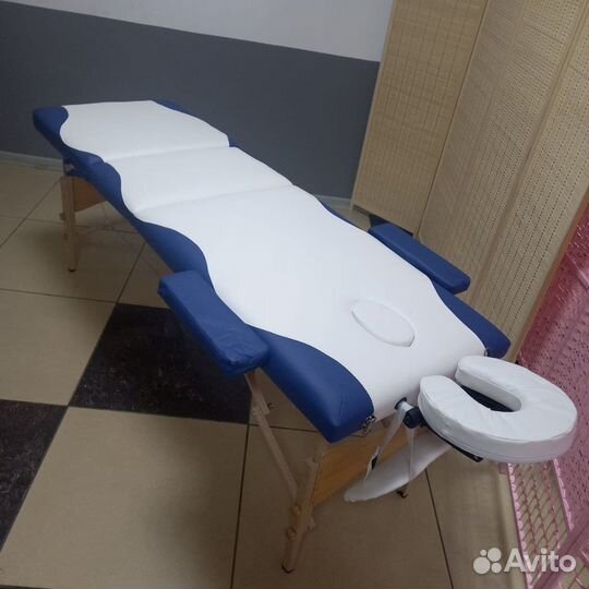 Массажный стол на деревянном каркасе