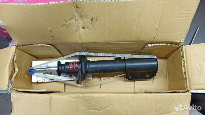 Стойки амортизатора KYB 332086 332087 Subaru Vivio