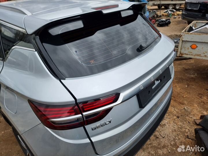 Крышка дверь багажника Geely Coolray серая в сборе