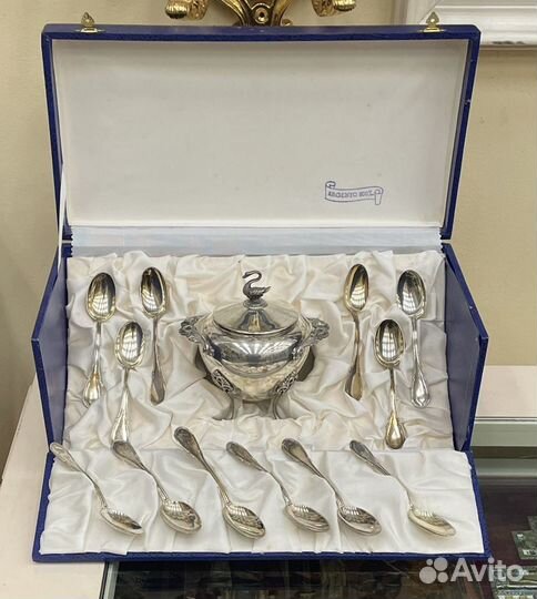 Набор из серебра для чая. 12 ложек и сахарница
