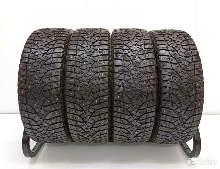 Bridgestone Blizzak Spike-02 235/65 R17