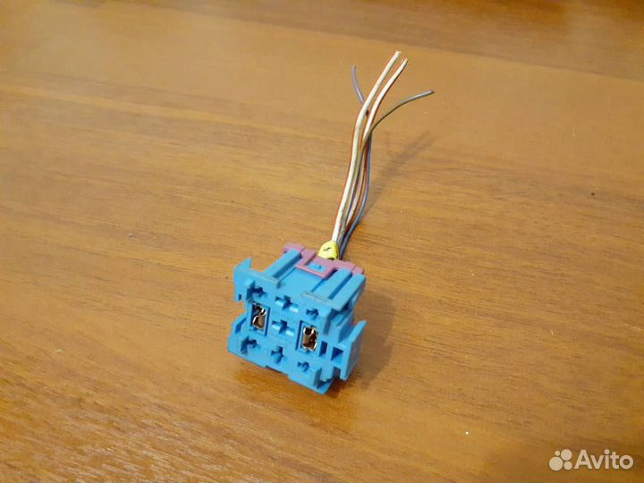 Разъем VAG audi A8 D2 443937528