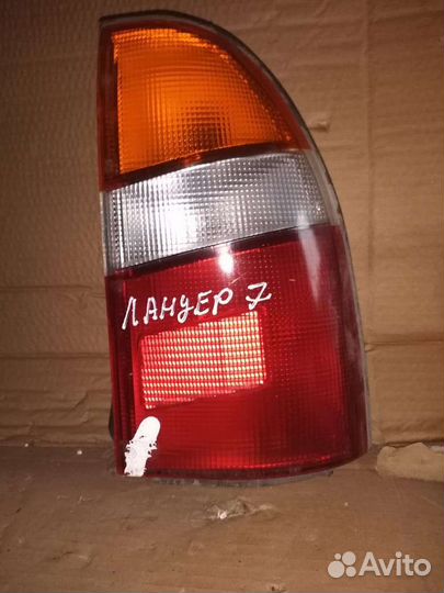 Фонарь правый Mitsubishi Lancer 7