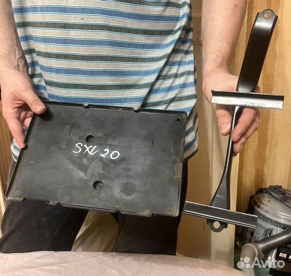 Площадка под Аккумулятор + фиксатор Camry sxv20