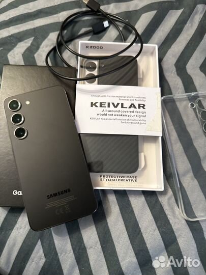 Samsung Galaxy S23, 8/256 ГБ