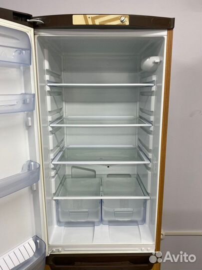 Холодильник под дерево 