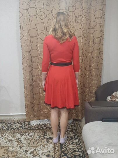 Красное платье