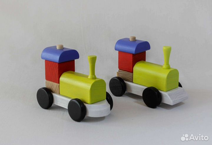 Паровозик деревянный