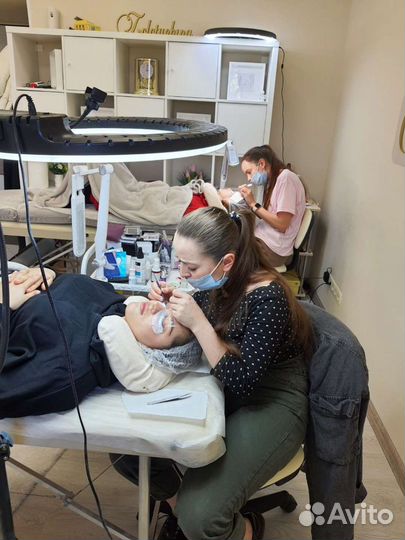 Обучение наращиванию ресниц