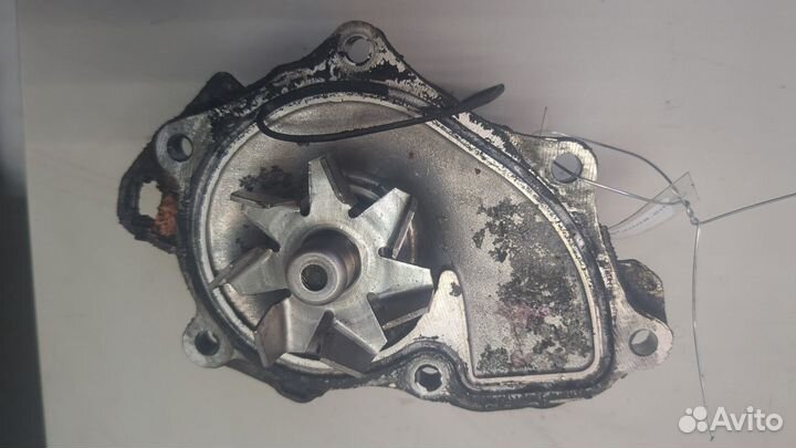 Насос водяной Toyota Avensis 2, 2004