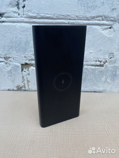 Повербанк с беспроводной зарядкой