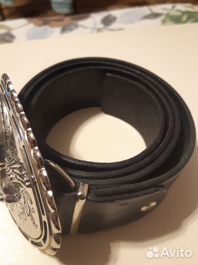 Кожаный ремень красивый