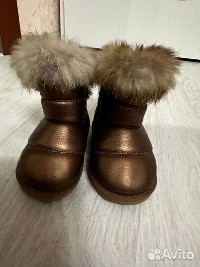 Ботинки зимние для девочки ugg. Размер 23