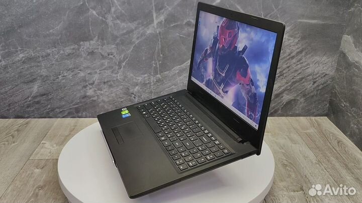 Lenovo 100-15IBD / i5 / SSd / GeForce 920m 2gb