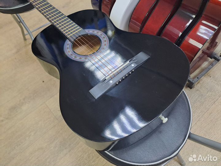 Гитара акустическая чёрная