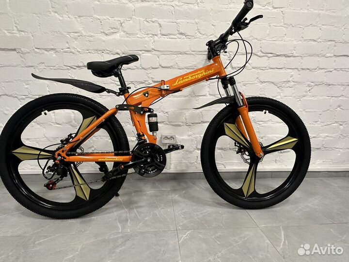 Велосипед BMW на литых дисках