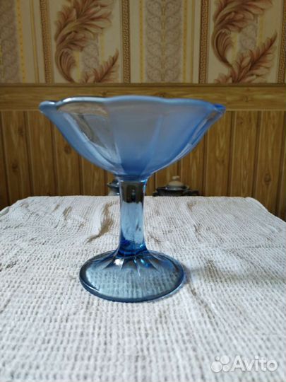Ваза для фруктов на ножке цветное стекло СССР