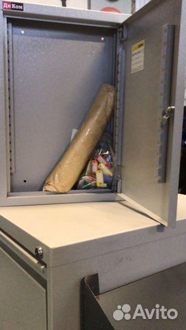 Ключница настенная металлическая