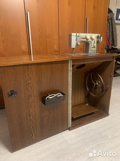 Швейная машина Чайка 3