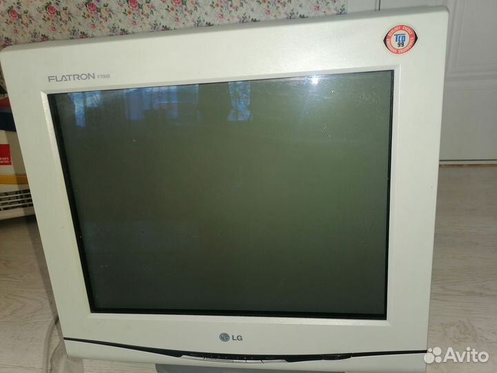Монитор LG Flatron 17(электролечевая трубка)
