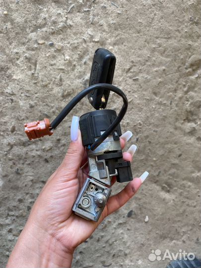 Замок зажигания Peugeot 308